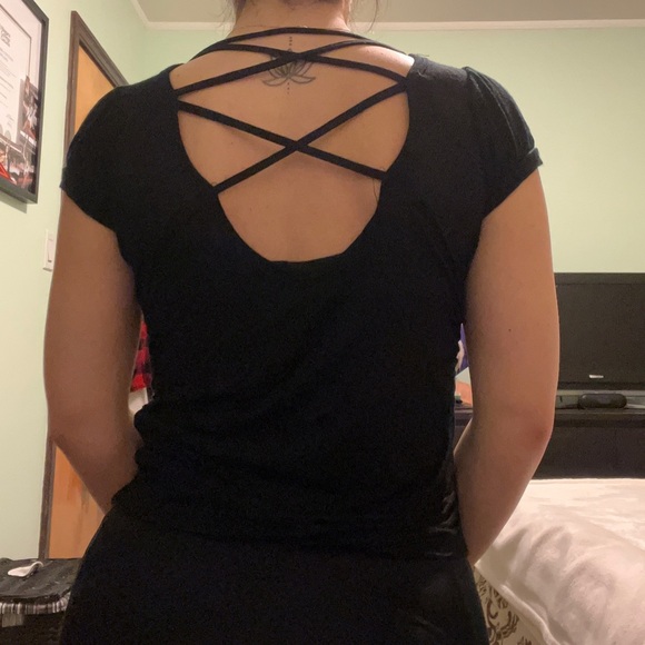 Cross-Back Flowy Shirt - Picture 3 of 8